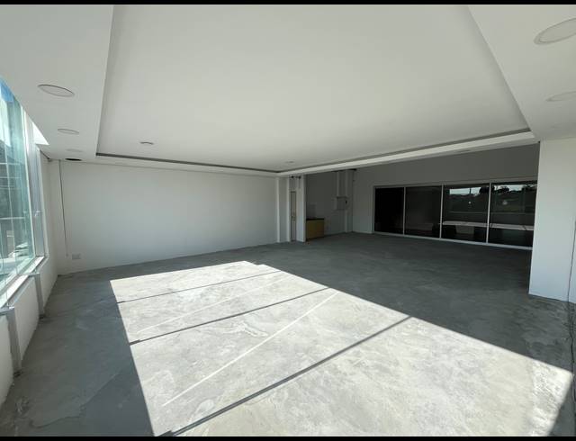 175M² BUSINESS TO LET IN PAARDEN EILAND